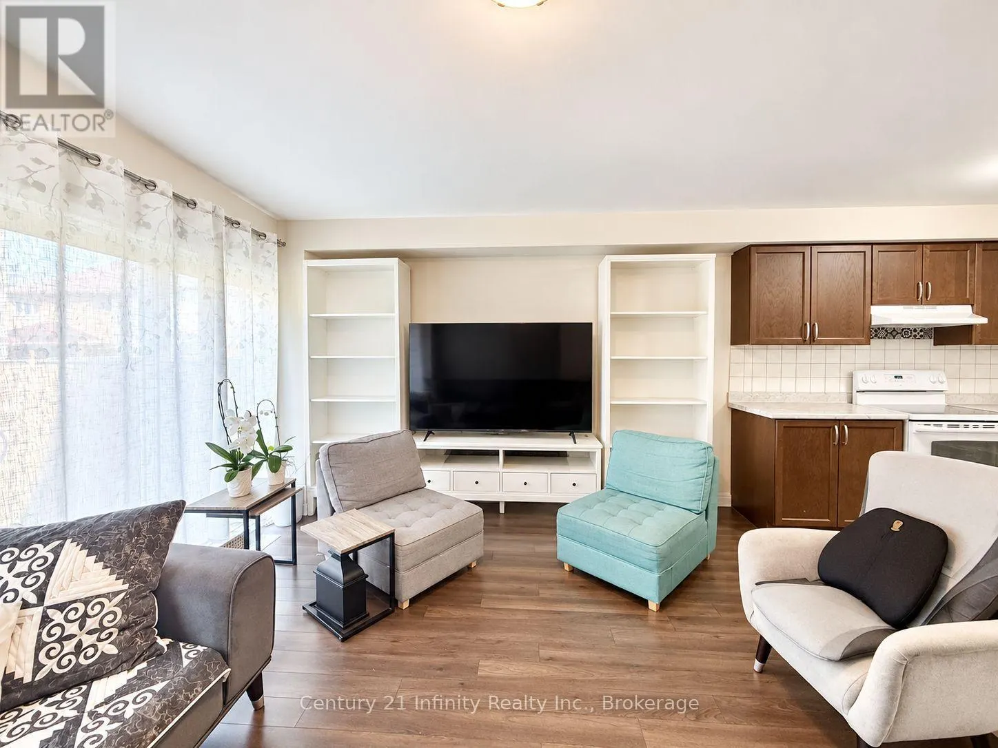 2339 DRESS CIRCLE CRESCENT