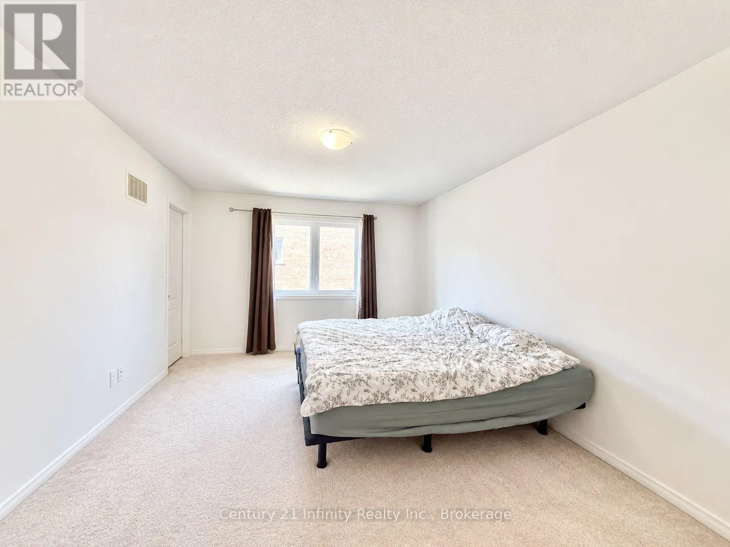 2339 DRESS CIRCLE CRESCENT