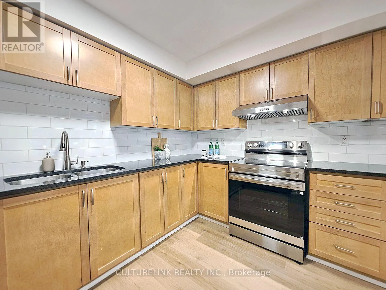 12 - 30 MENDELSSOHN STREET