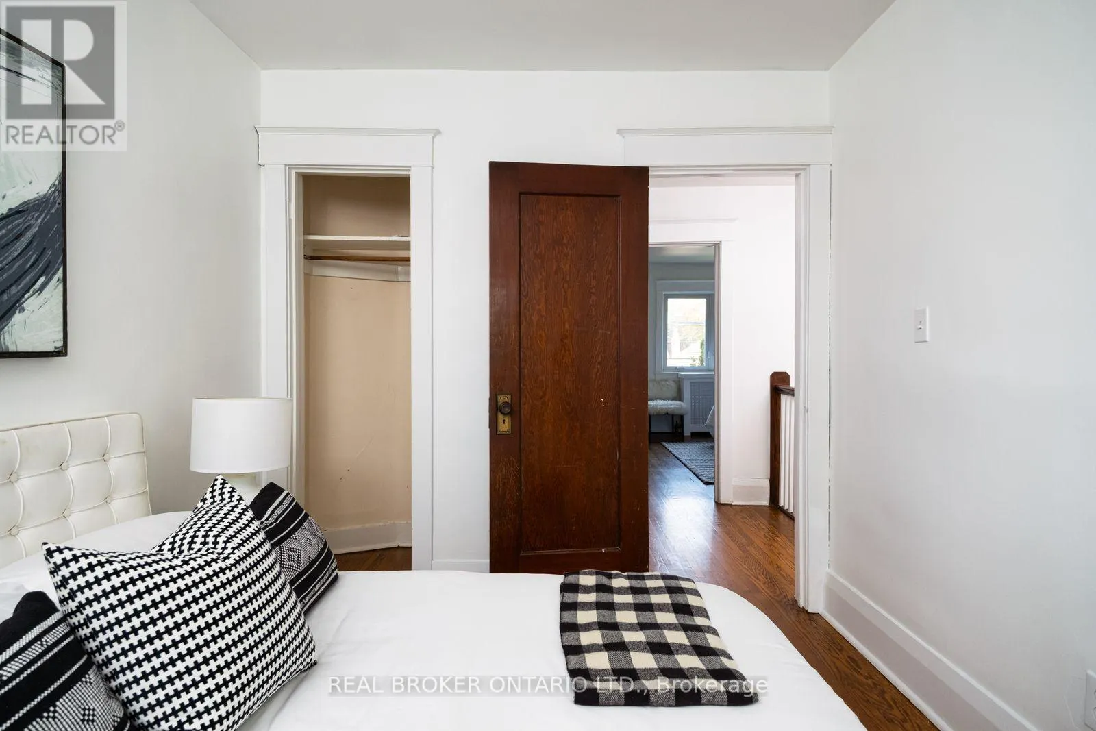 100 OAK PARK AVENUE