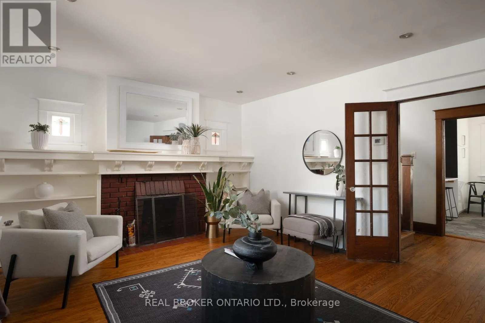 100 OAK PARK AVENUE