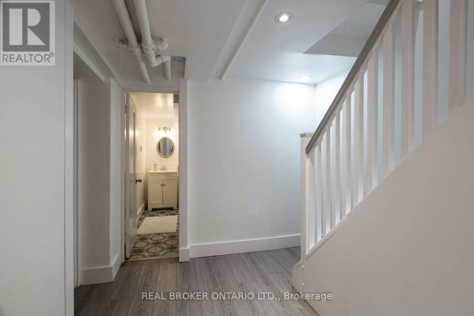 100 OAK PARK AVENUE