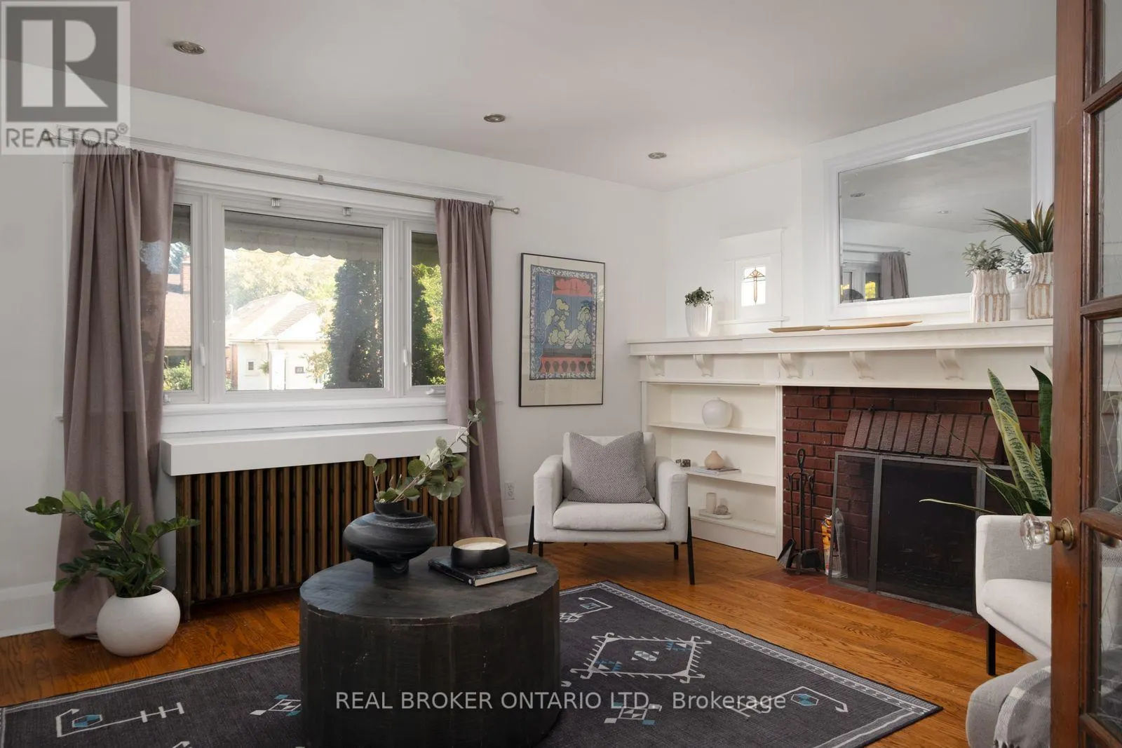 100 OAK PARK AVENUE