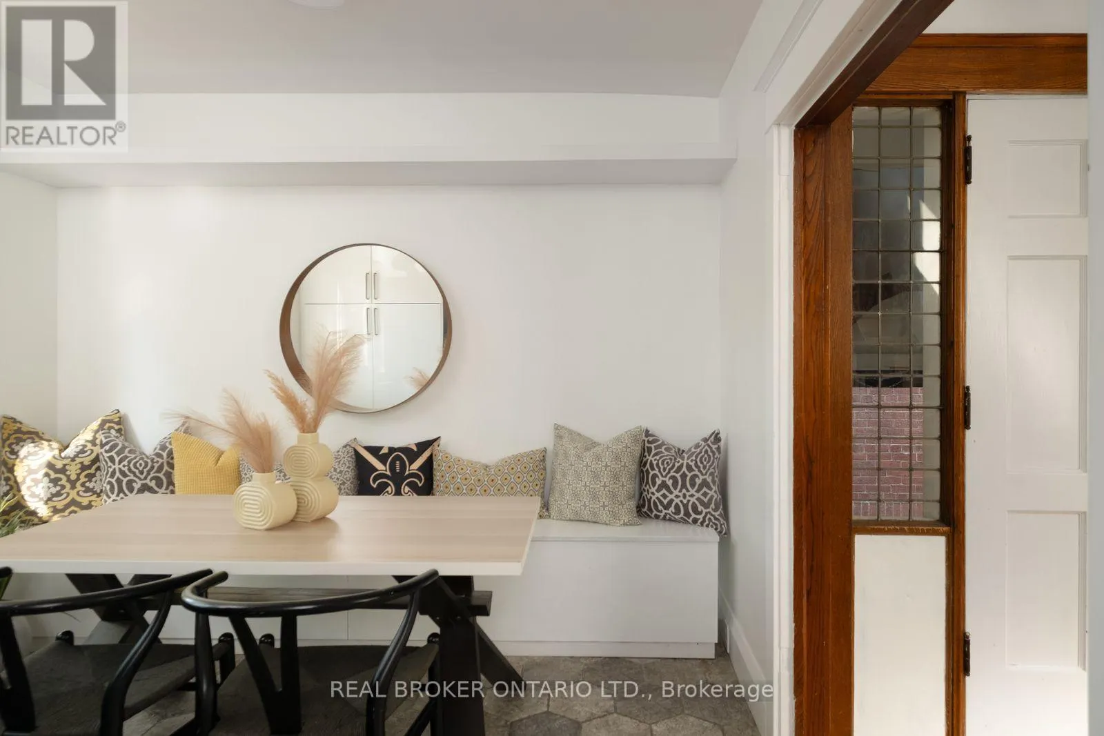 100 OAK PARK AVENUE