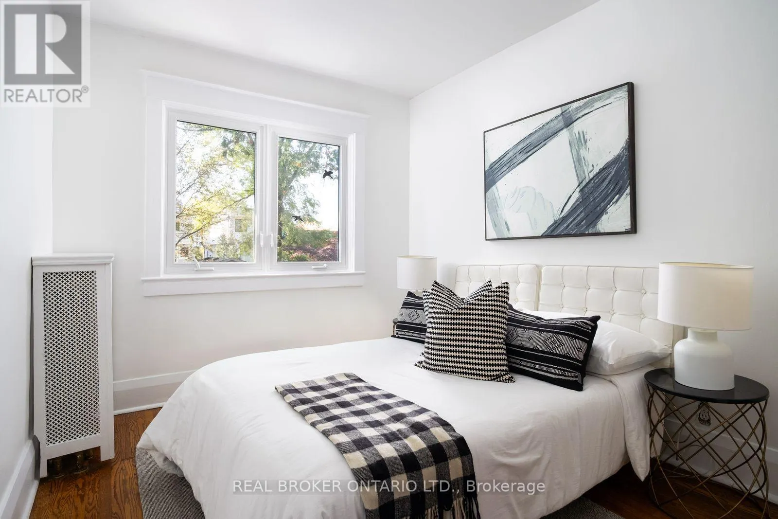 100 OAK PARK AVENUE