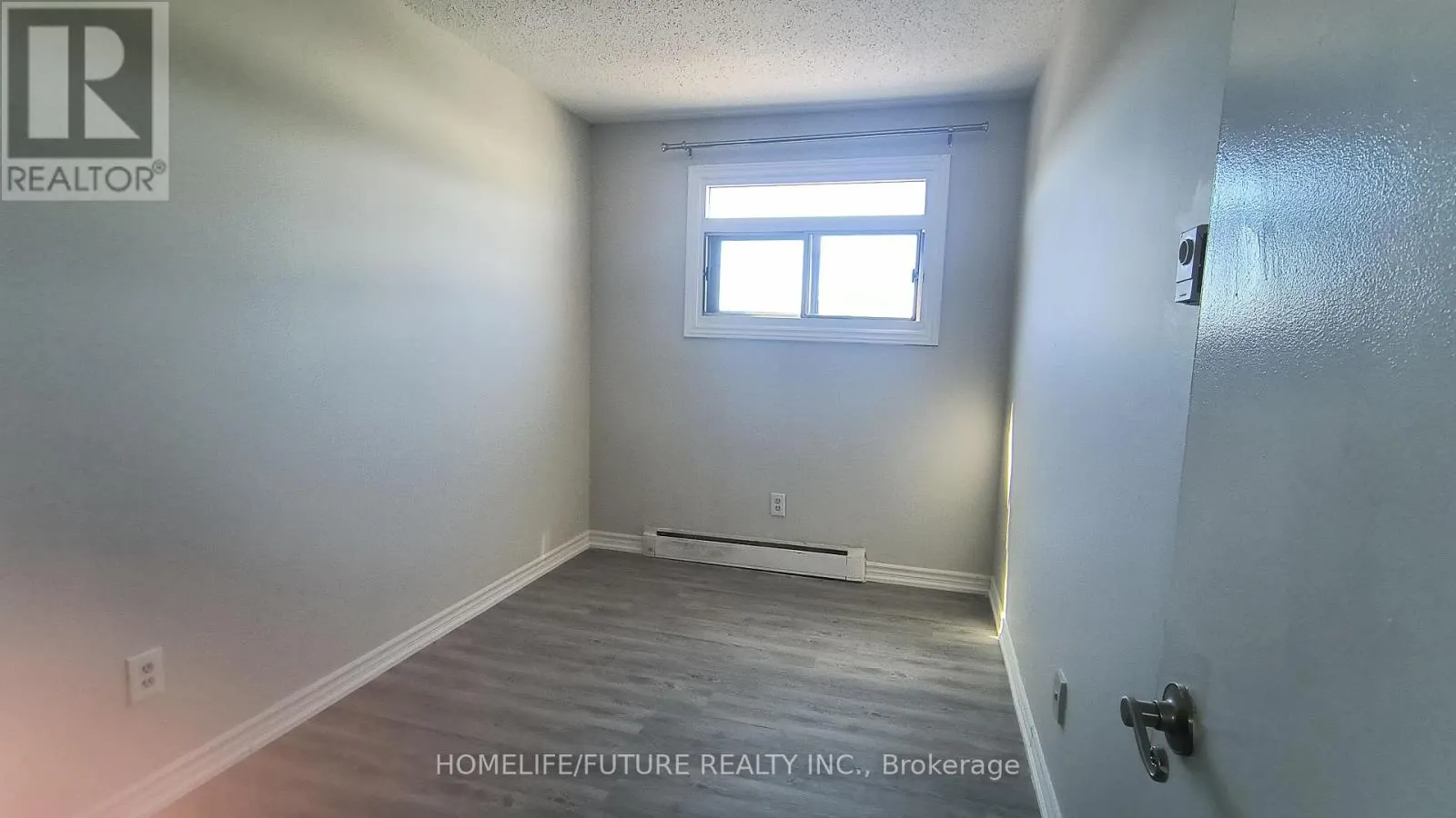 405 - 560 BLOOR STREET E