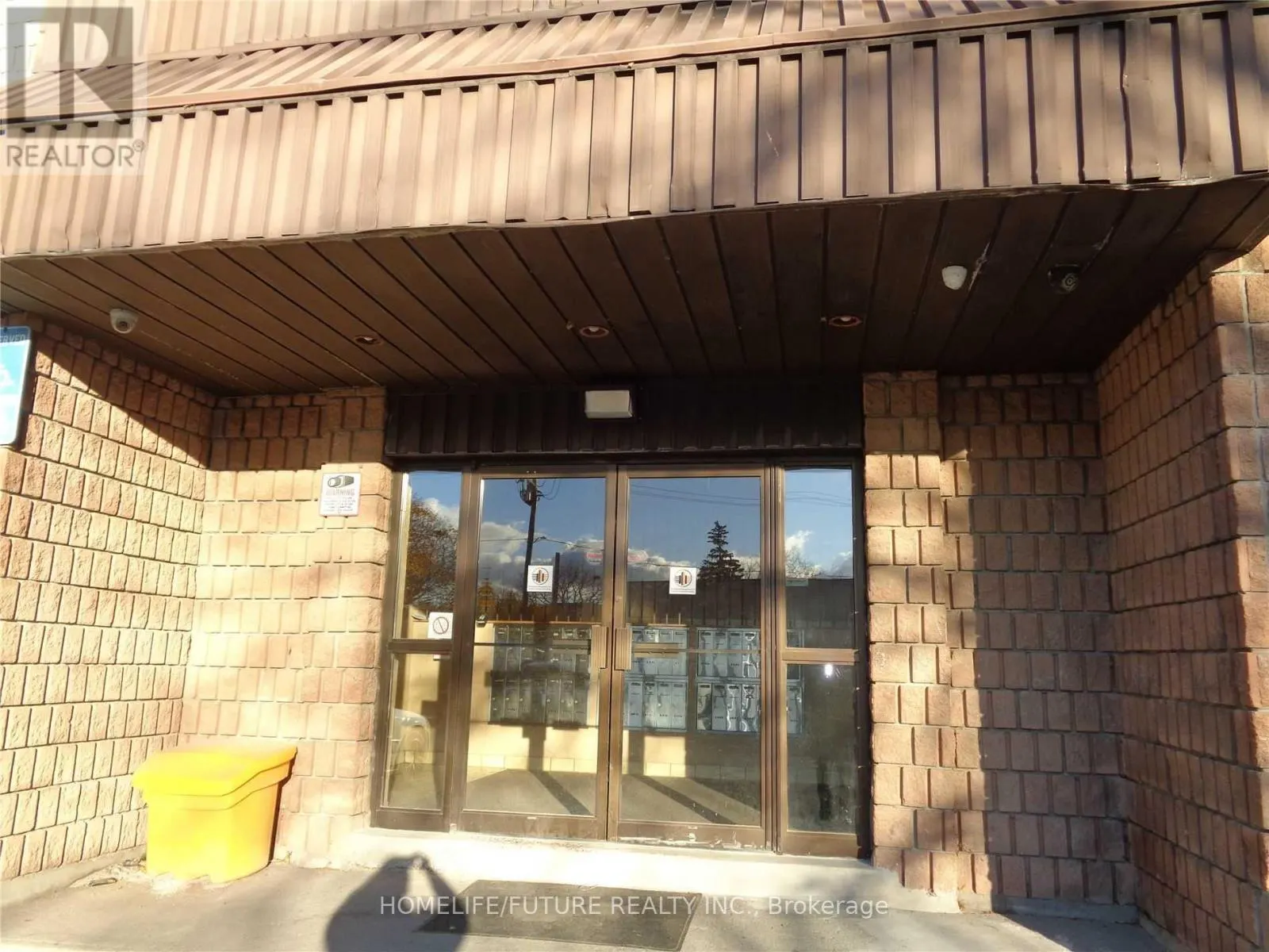 405 - 560 BLOOR STREET E