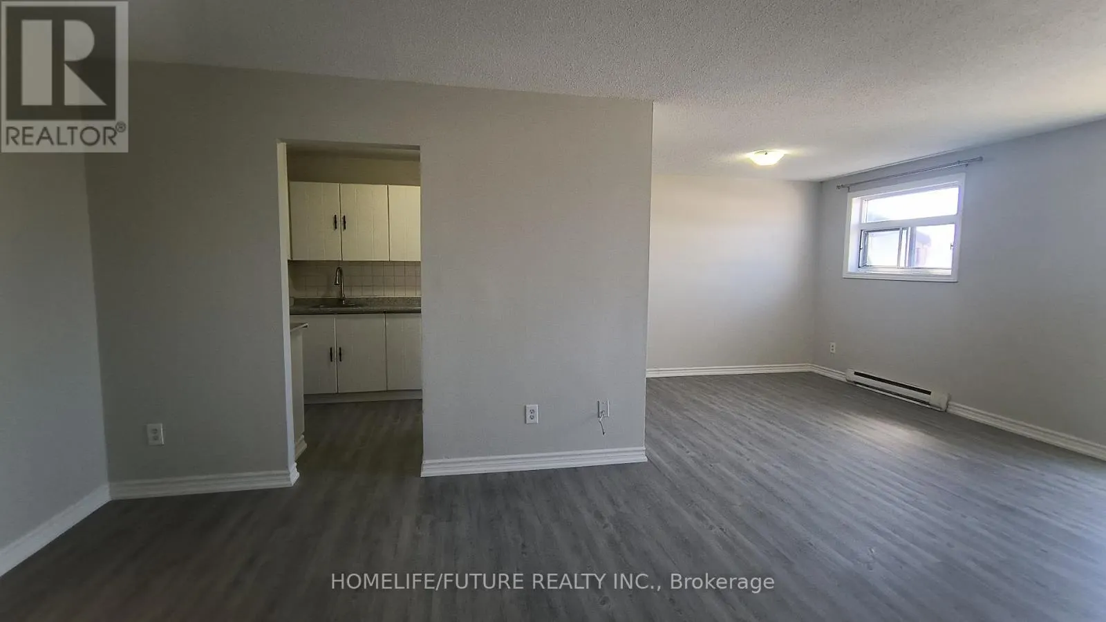 405 - 560 BLOOR STREET E