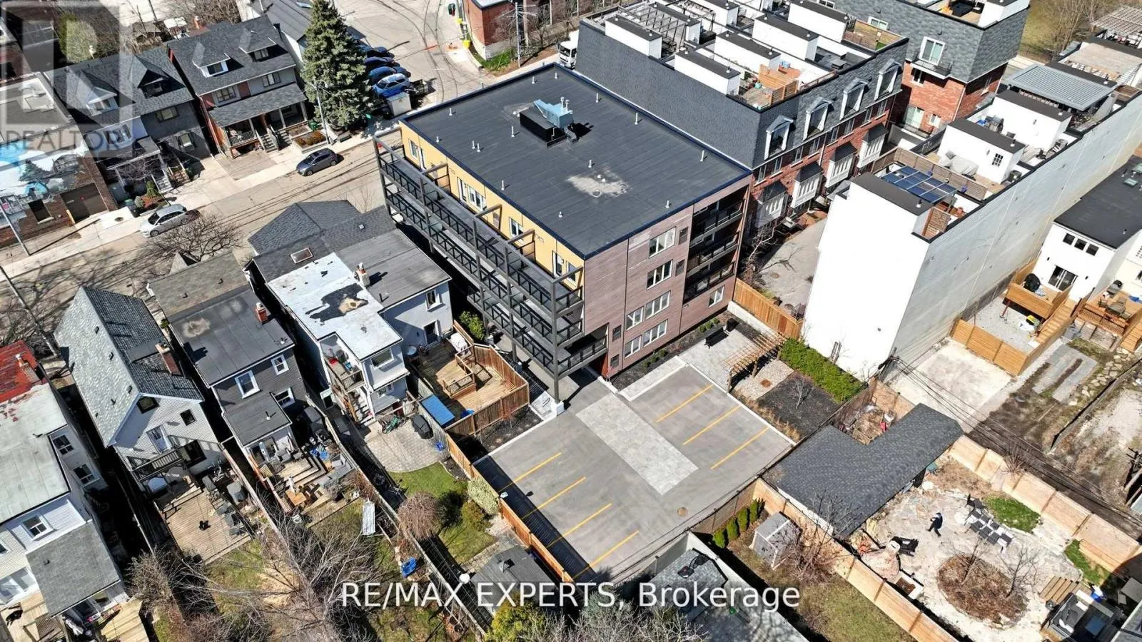 104 - 45 CONNAUGHT AVENUE