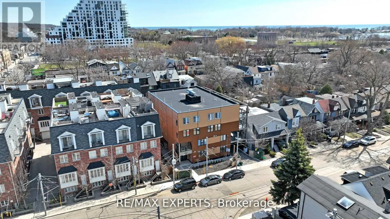 104 - 45 CONNAUGHT AVENUE