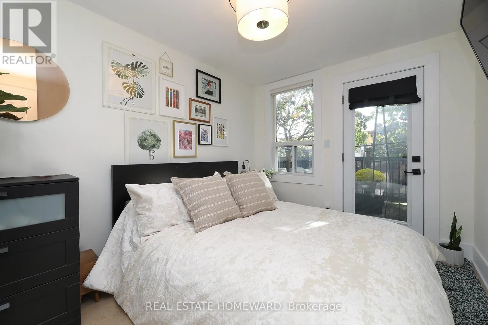 31 WOODROW AVENUE