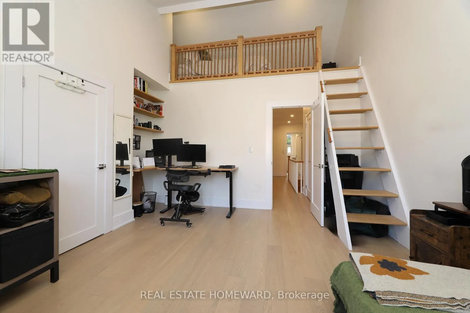 31 WOODROW AVENUE