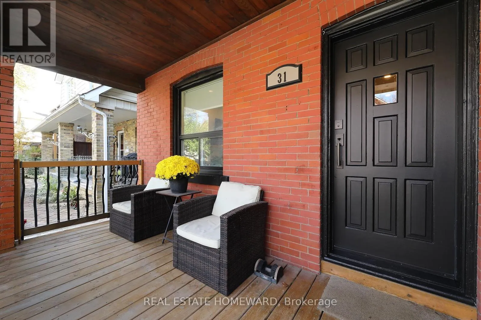 31 WOODROW AVENUE