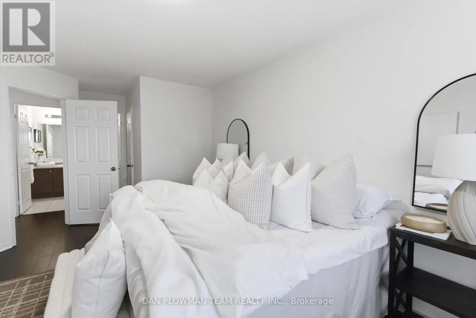 23 BLUNDEN ROAD