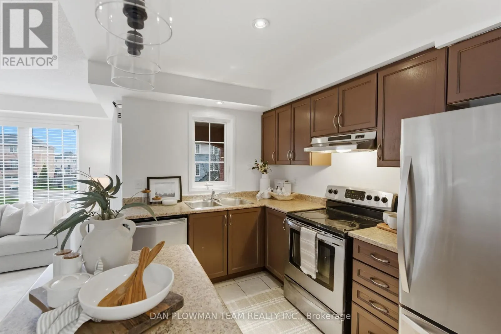 23 BLUNDEN ROAD