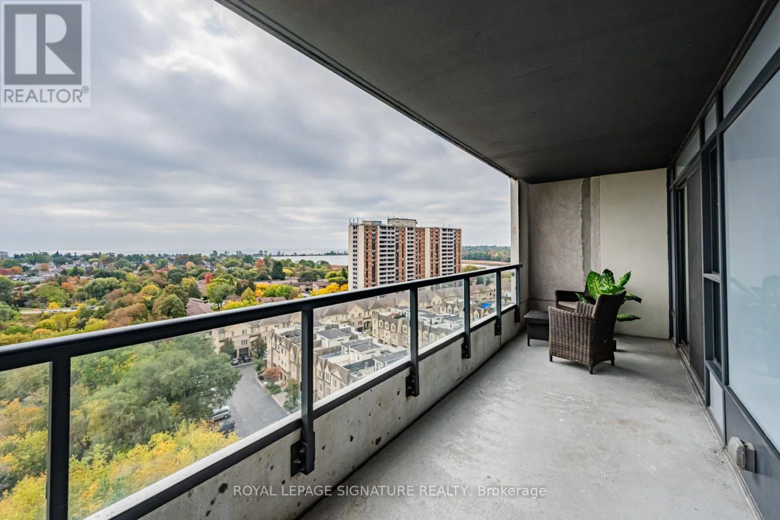 1206 - 1255 BAYLY STREET
