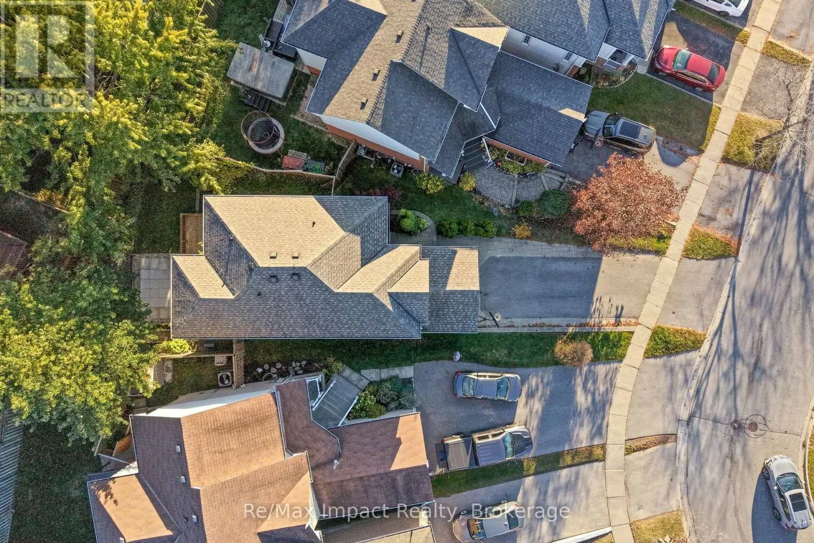 1049 TIMBERLAND CRESCENT