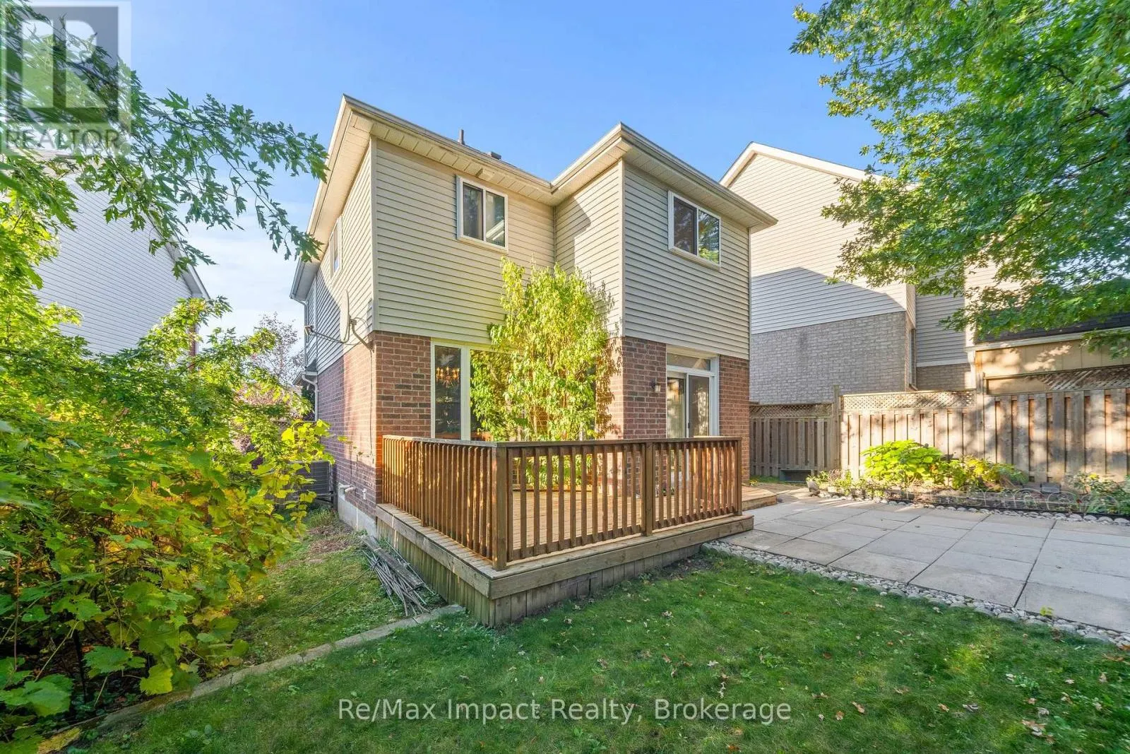 1049 TIMBERLAND CRESCENT