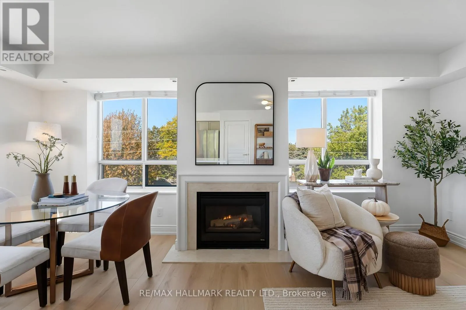 404 - 1797 QUEEN STREET E