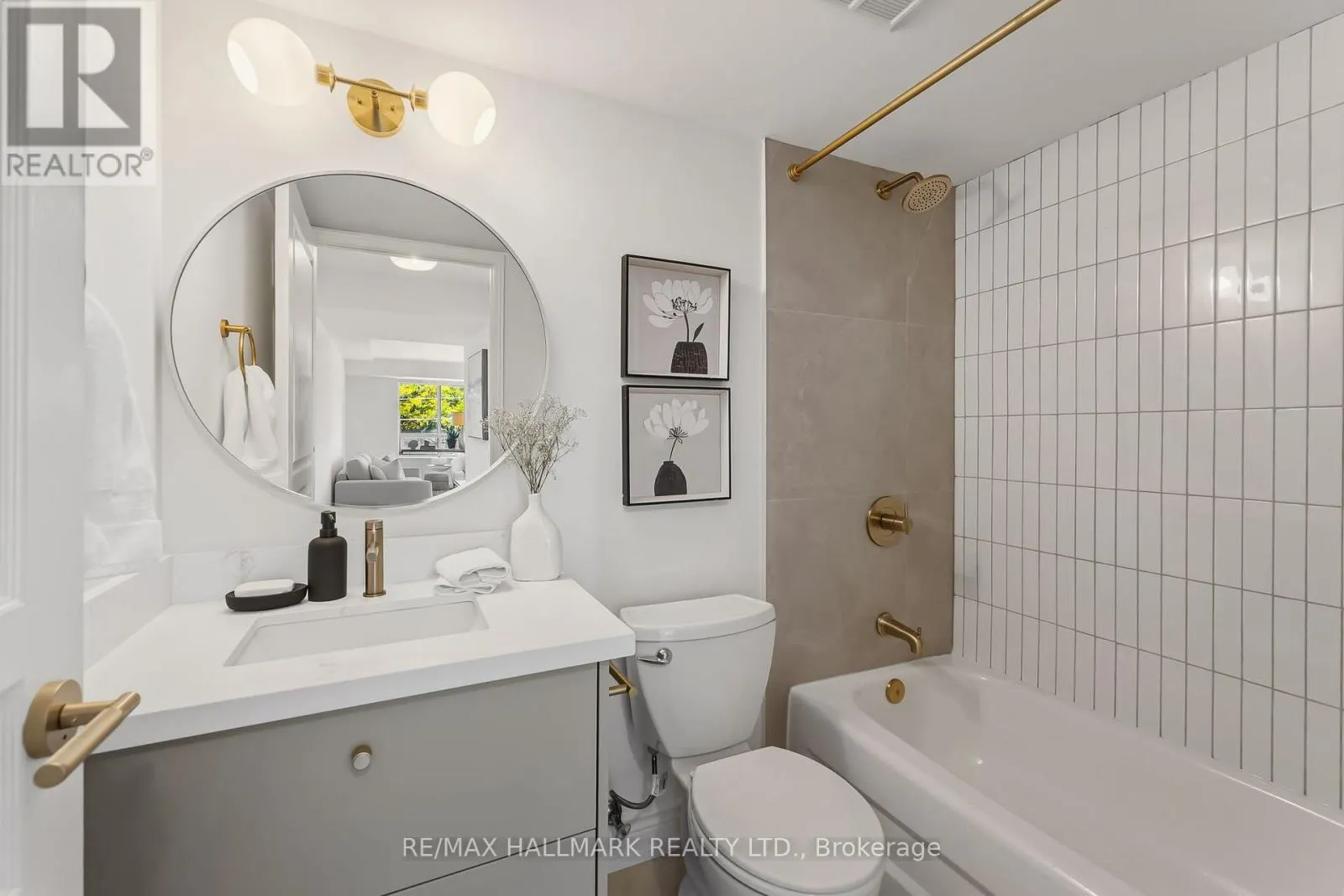 404 - 1797 QUEEN STREET E
