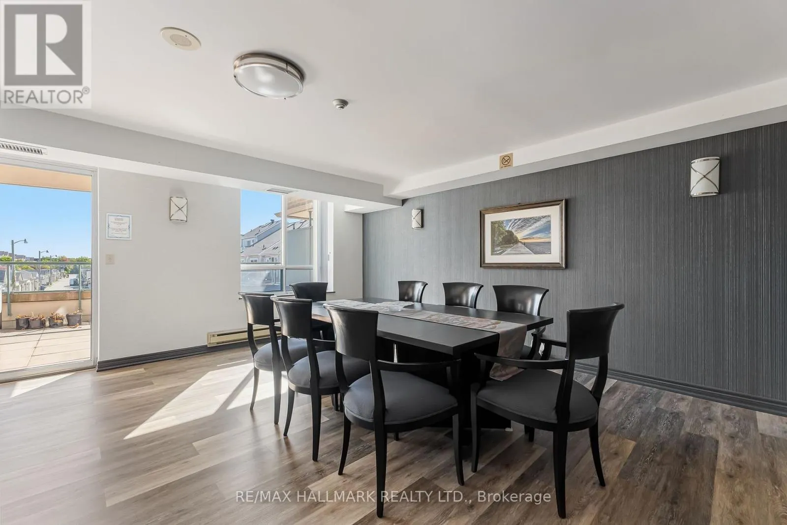 404 - 1797 QUEEN STREET E