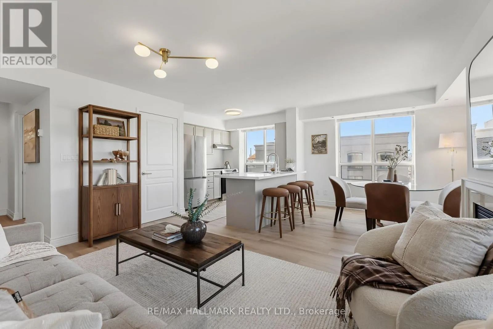 404 - 1797 QUEEN STREET E