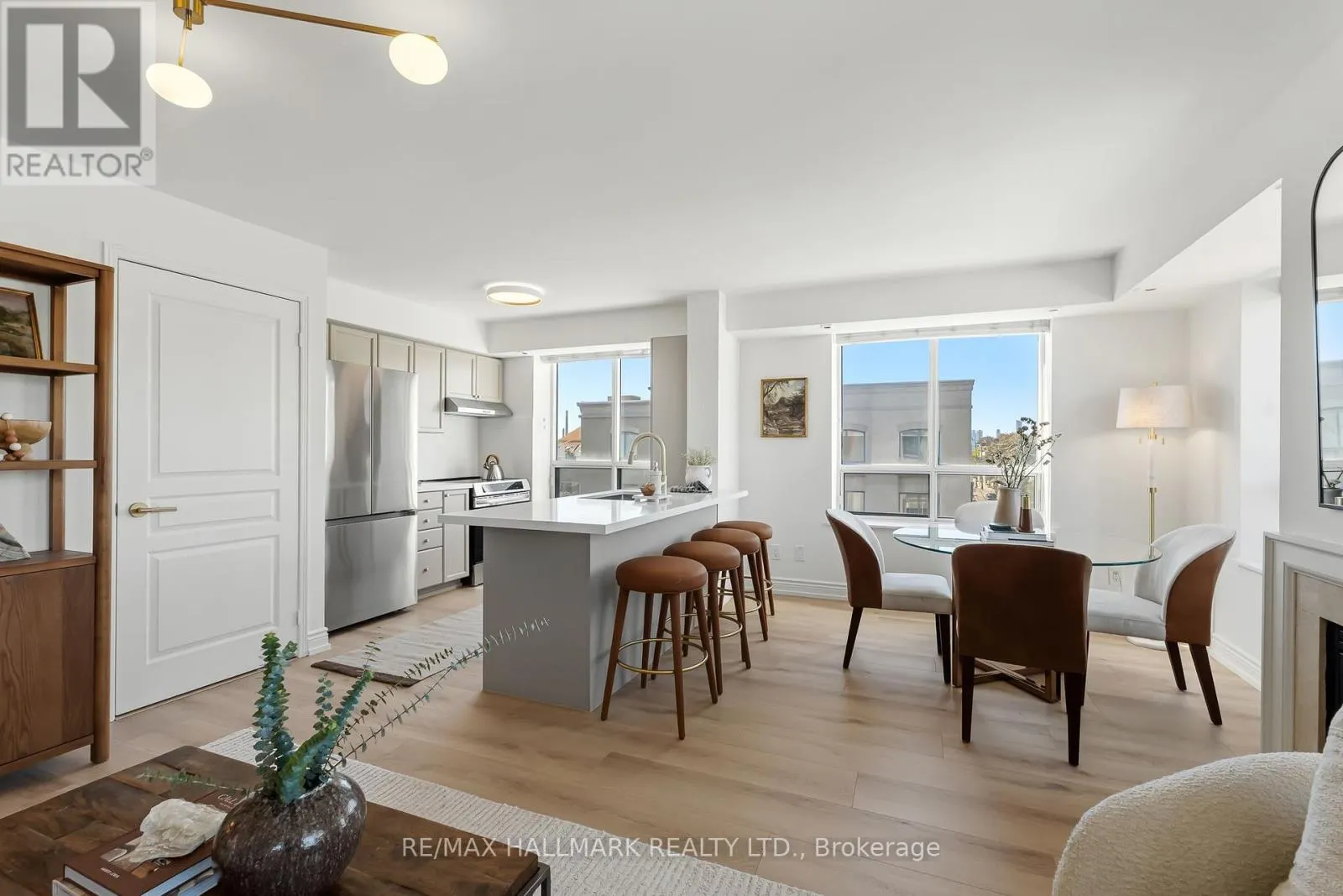 404 - 1797 QUEEN STREET E