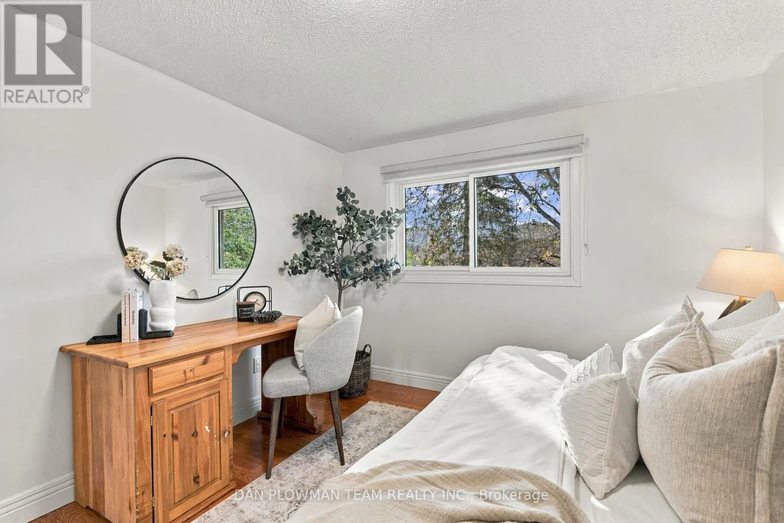 660 FOXWOOD TRAIL