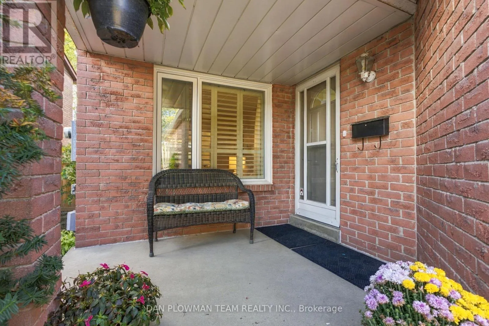 660 FOXWOOD TRAIL