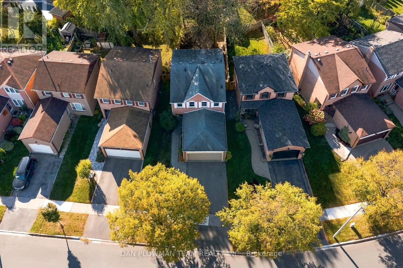 660 FOXWOOD TRAIL