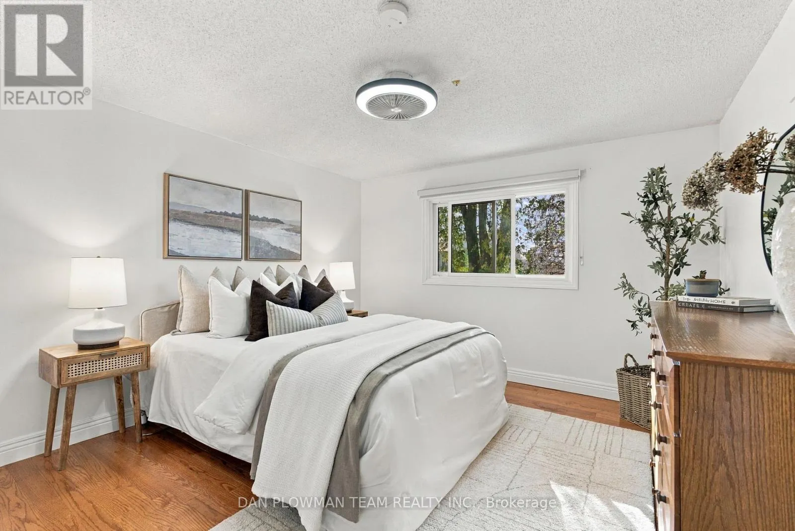 660 FOXWOOD TRAIL