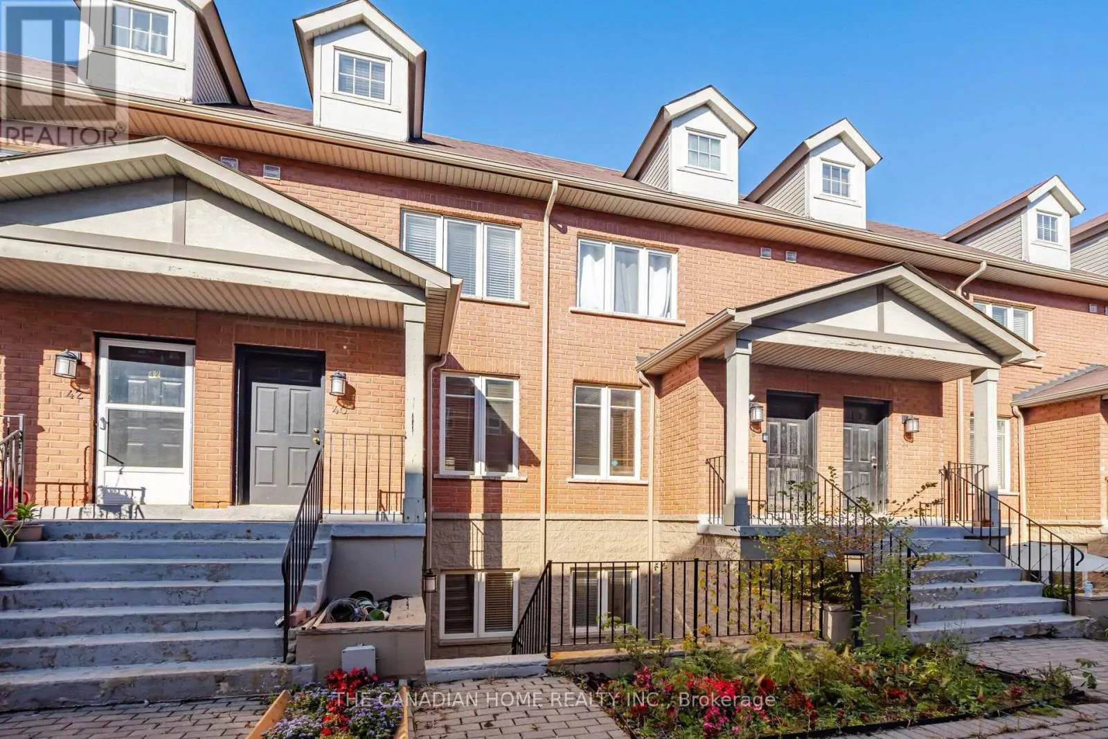 38 - 901 KENNEDY ROAD