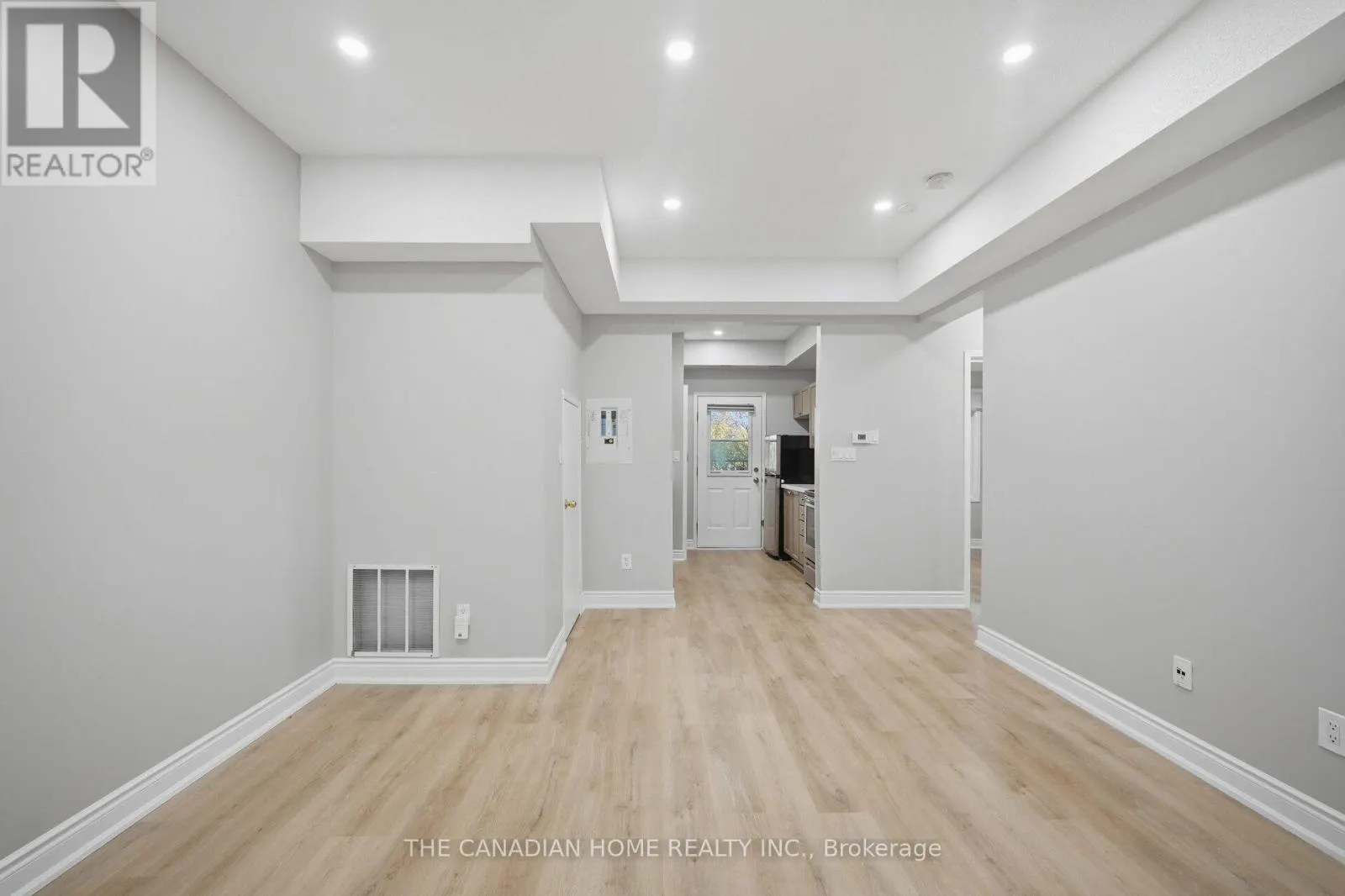 38 - 901 KENNEDY ROAD