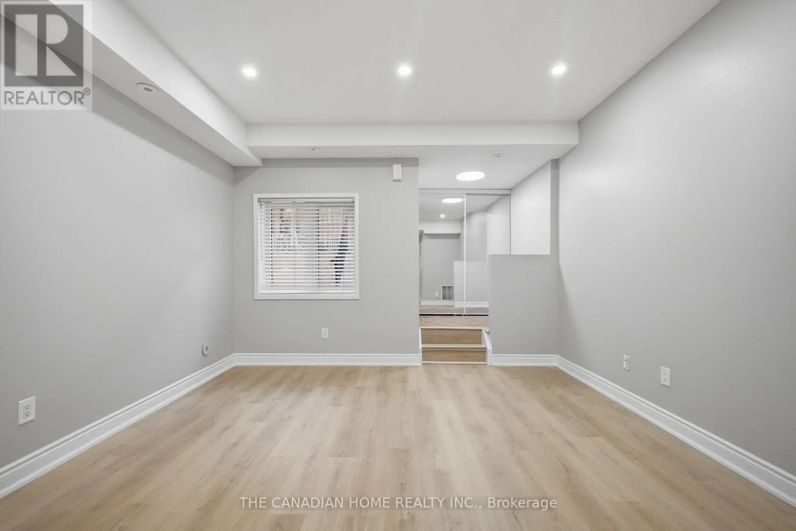 38 - 901 KENNEDY ROAD