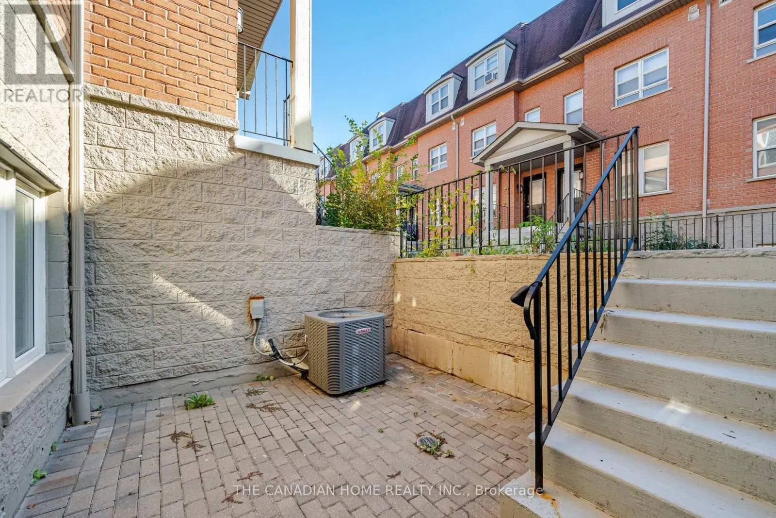38 - 901 KENNEDY ROAD