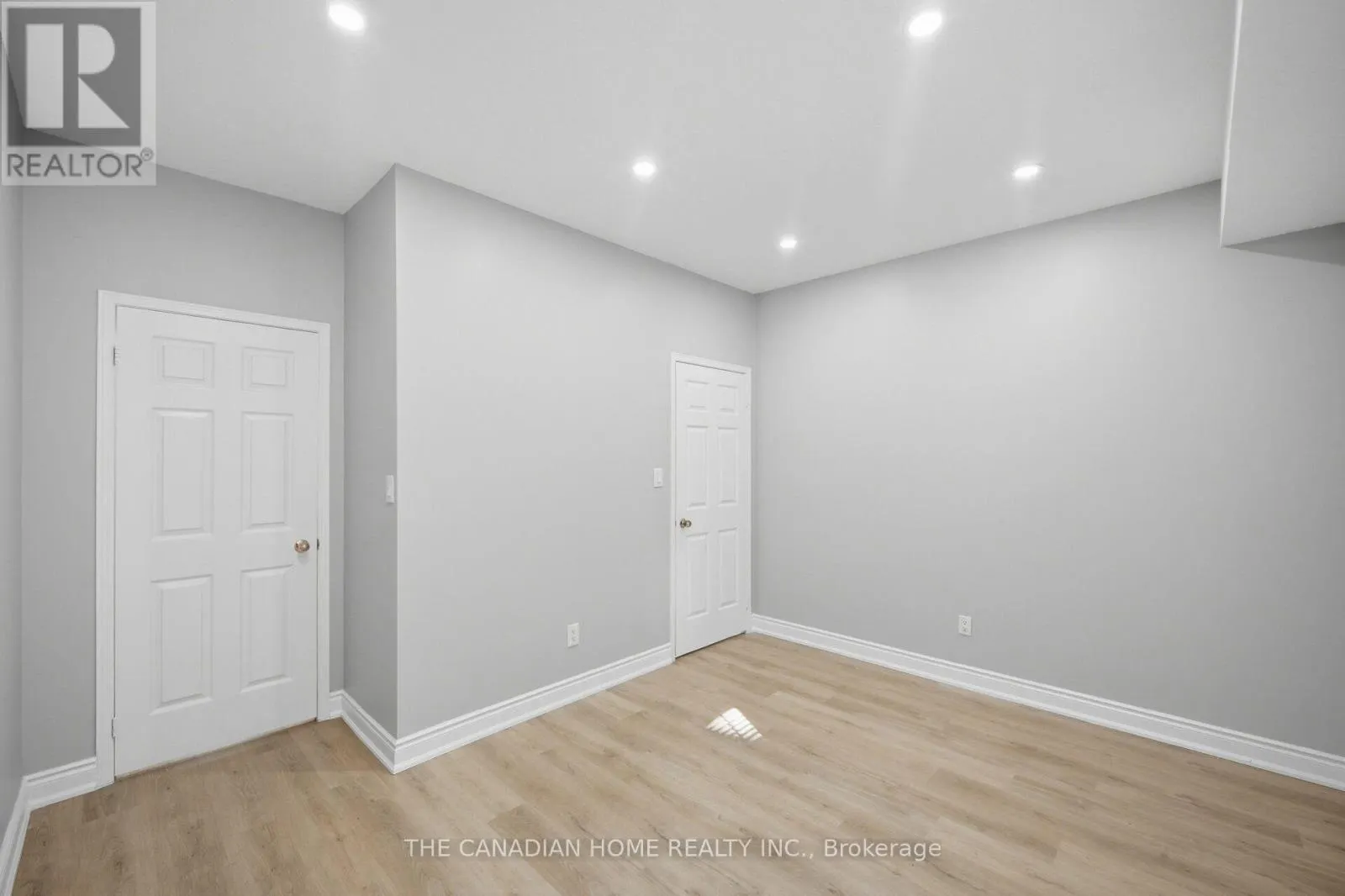 38 - 901 KENNEDY ROAD