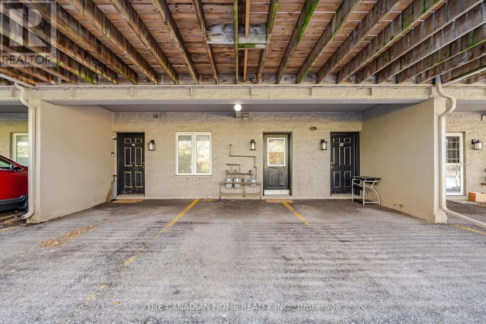 38 - 901 KENNEDY ROAD