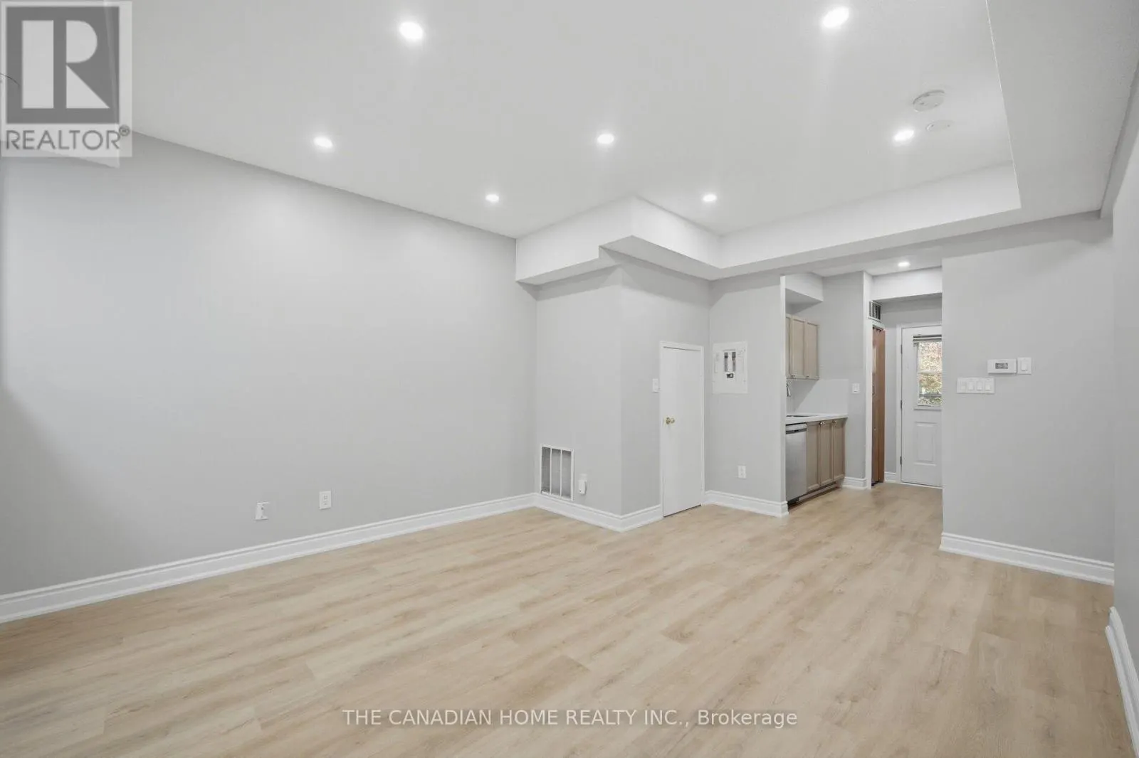 38 - 901 KENNEDY ROAD