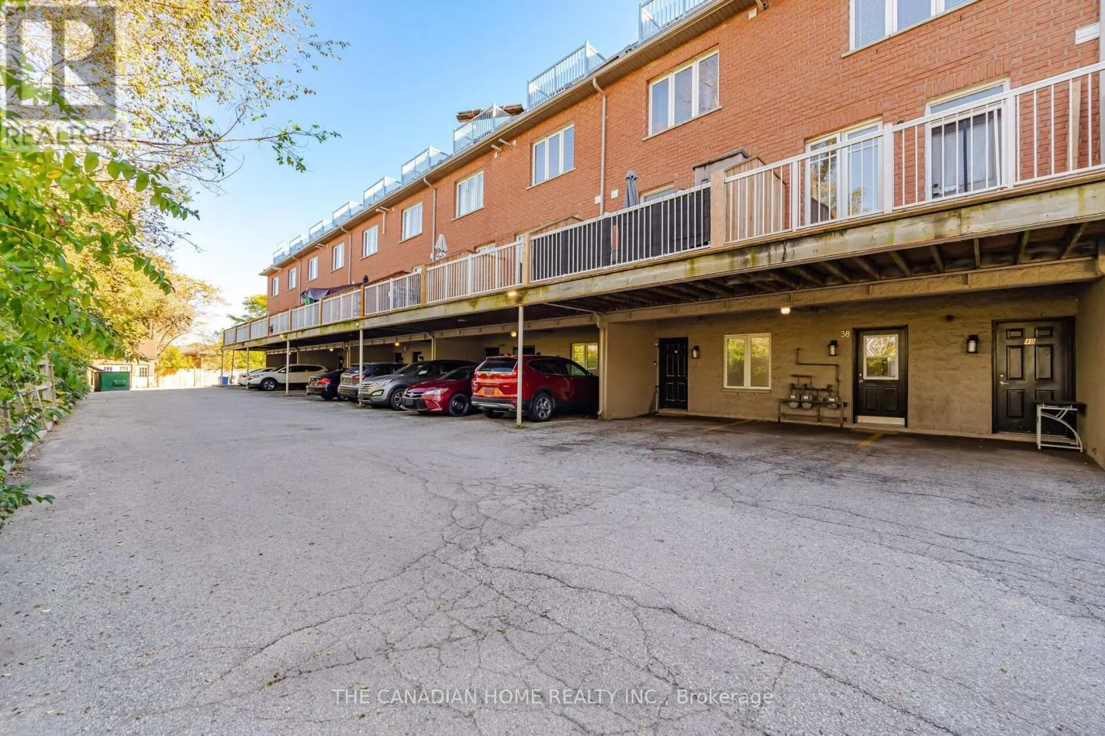 38 - 901 KENNEDY ROAD
