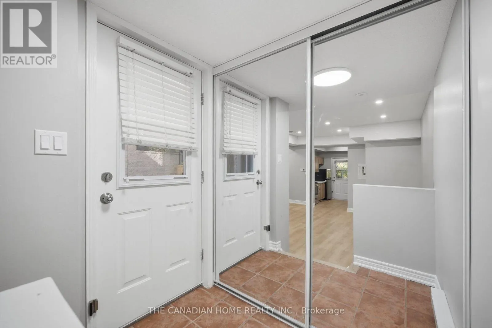 38 - 901 KENNEDY ROAD