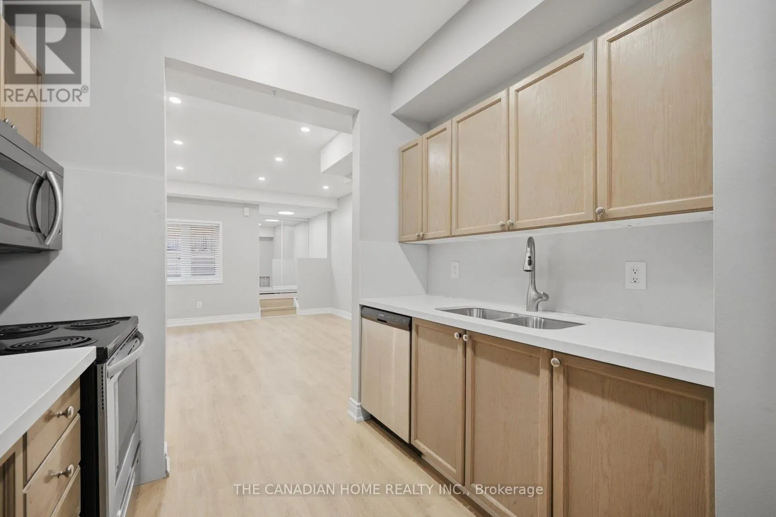 38 - 901 KENNEDY ROAD