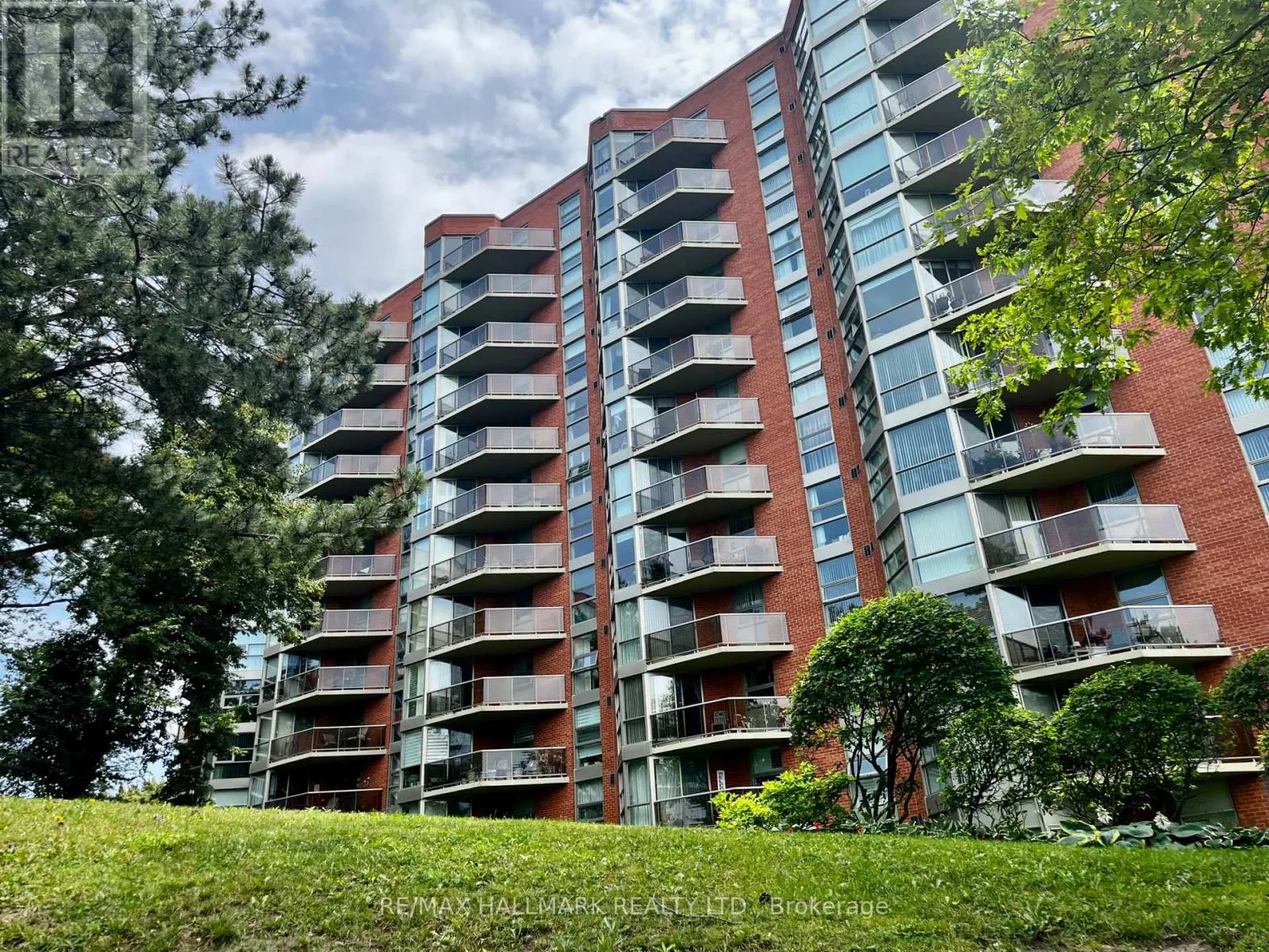 902 - 20 DEAN PARK ROAD