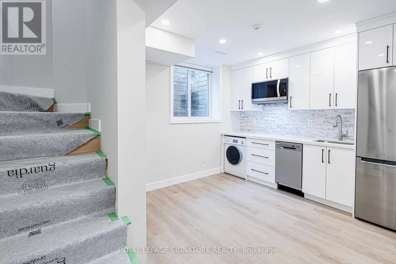 LOWER - 20 KEWBEACH AVENUE
