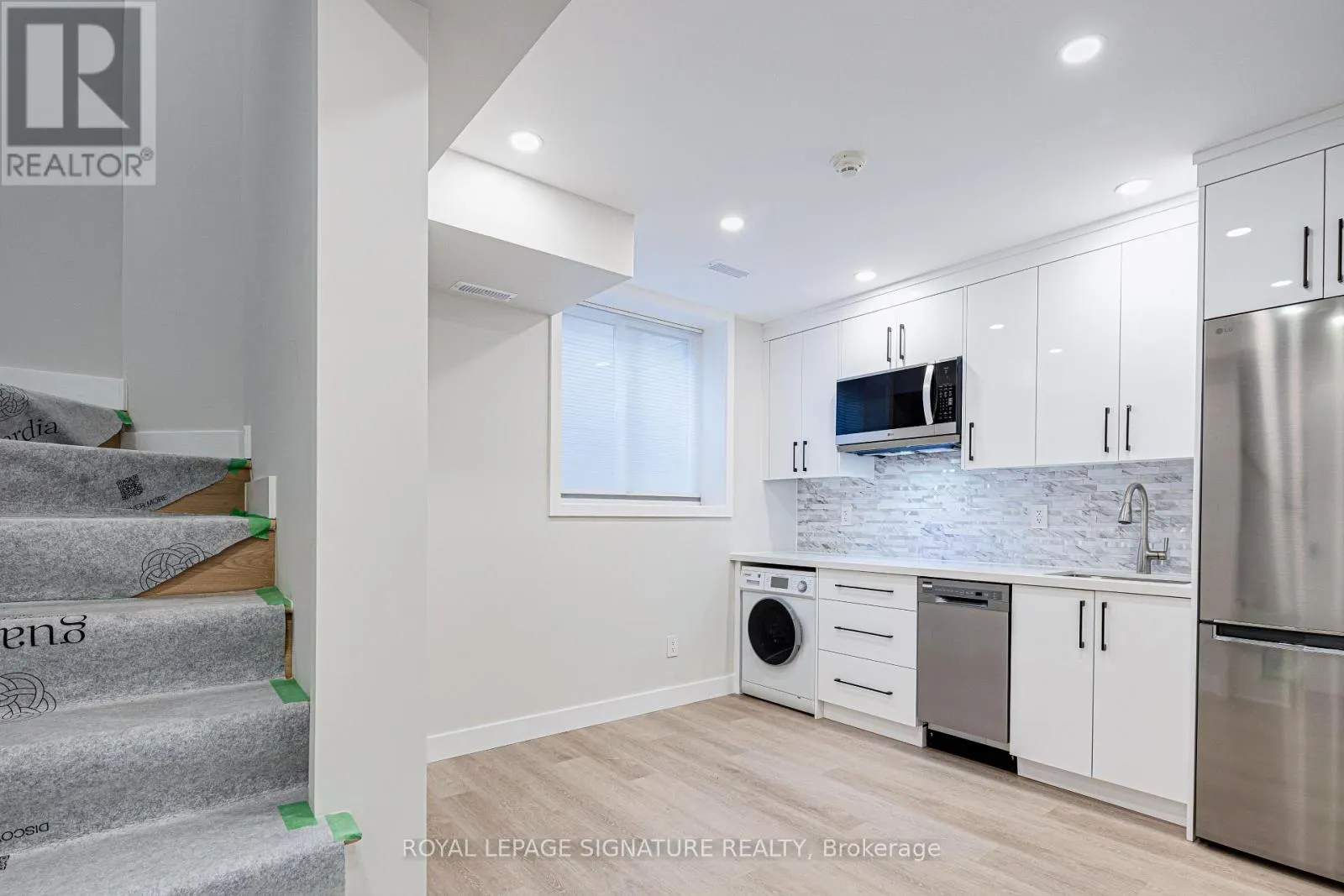 LOWER - 20 KEWBEACH AVENUE