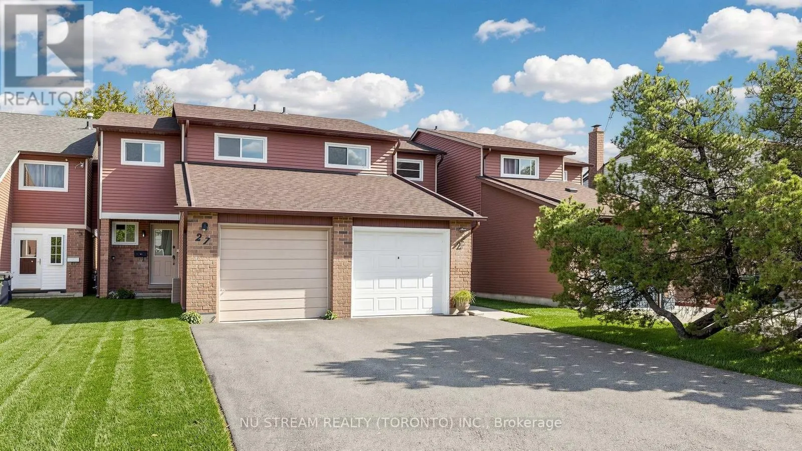 25 TREETOPS COURT
