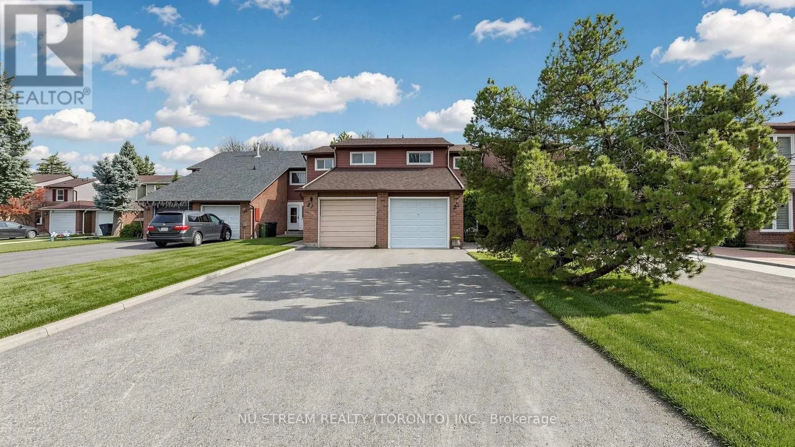 25 TREETOPS COURT