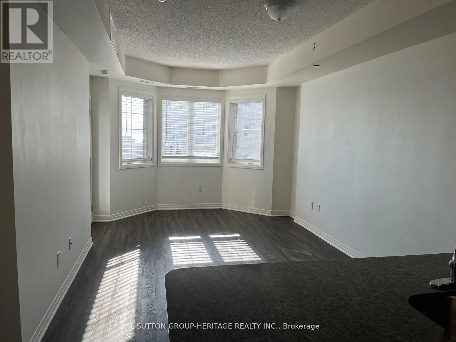 301 - 70 SHIPWAY AVENUE W