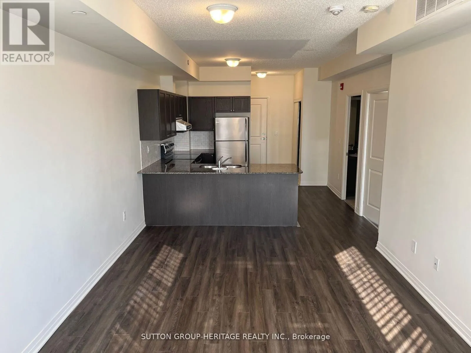 301 - 70 SHIPWAY AVENUE W