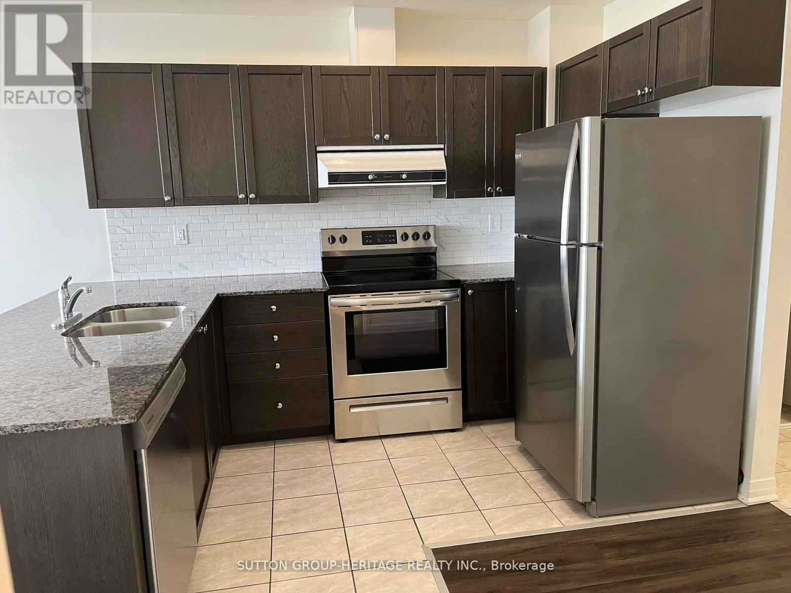 301 - 70 SHIPWAY AVENUE W