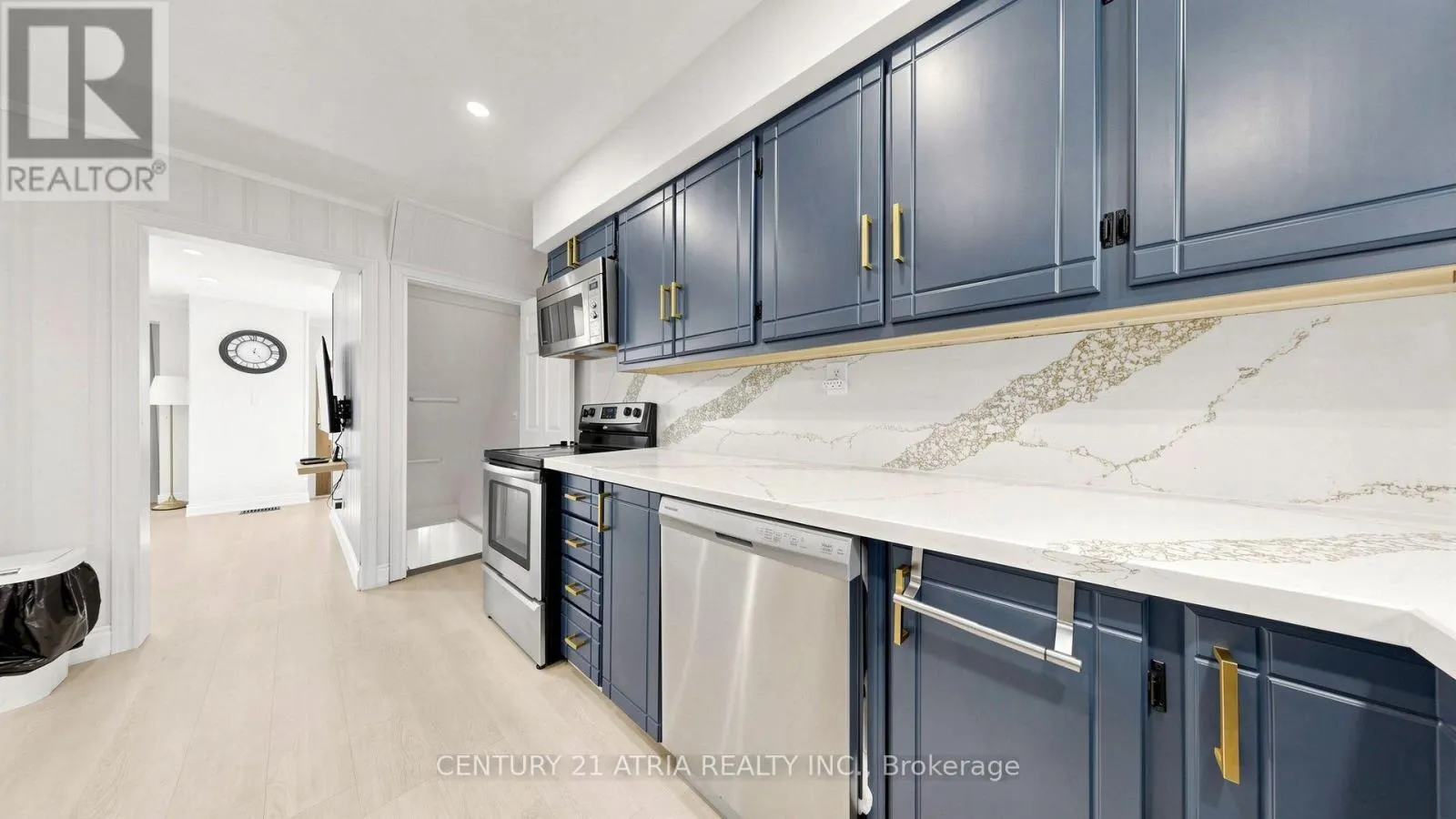 982 RENFREW COURT